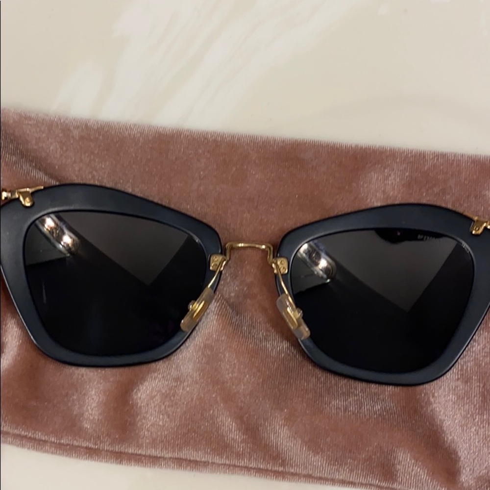Sunglasses - Picture 7 of 7